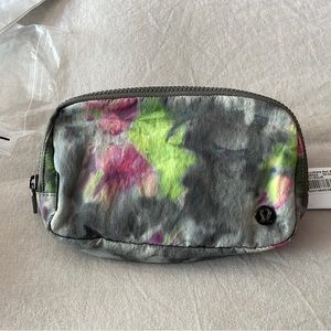 Lululemon Everywhere Belt Bag. Hyper dye / multi rover